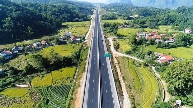 La modernización de la infraestructura del transporte impulsará el desarrollo en las provincias montañosas. (Fotografía: VNA)