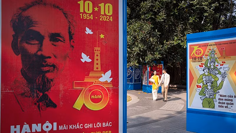 Hanói decorada en saludo al 70 aniversario del Día de la Liberación. (Foto: Son Tung)
