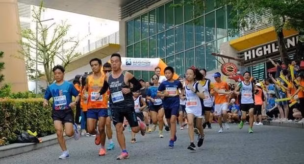 El maratón “Correr por la vida salvajes - Animales silvestres no son medicina” (Fotografía: VNA)