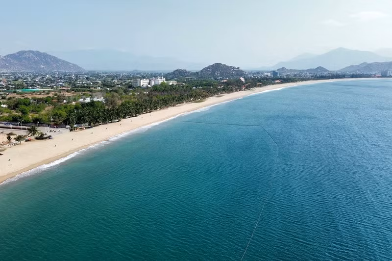 La bella poética de la playa de Ninh Chu en el municipio de Khanh Hai, distrito de Ninh Hai.