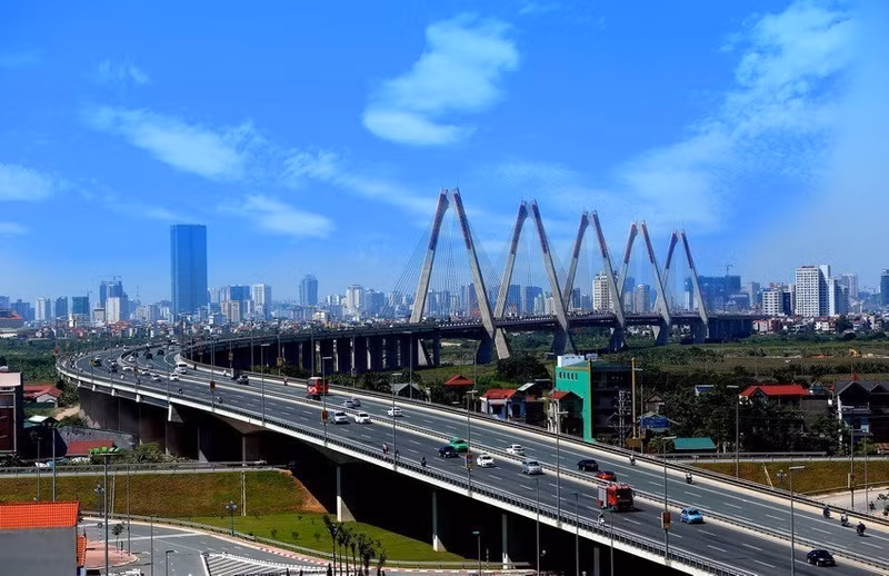 El puente de Nhat Tan. El puente de Nhat Tan.