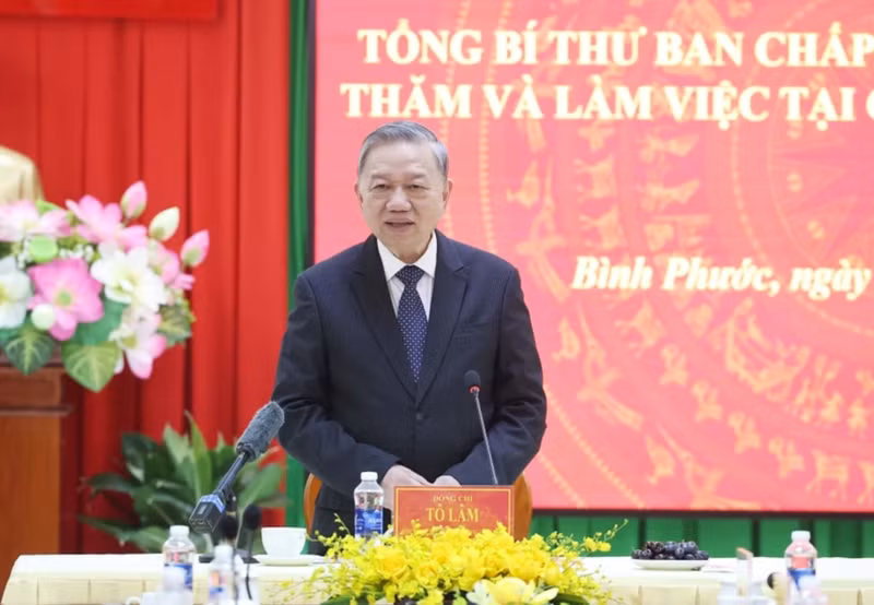 El secretario general del Partido Comunista de Vietnam, To Lam, en la reunión con la Policía de Binh Phuoc. (Foto: VNA)