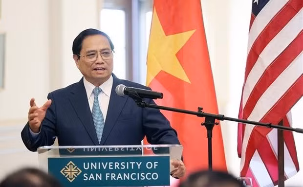 El primer ministro de Vietnam, Pham Minh Chinh, habla en el encuentro. (Fotografía: VNA)