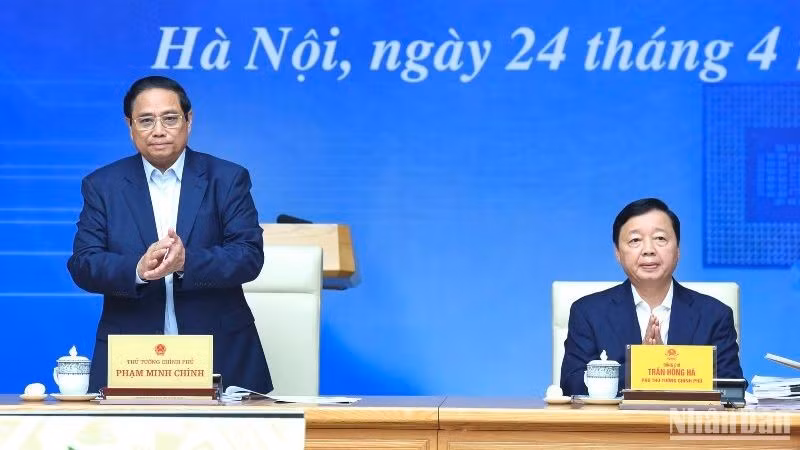 El primer ministro de Vietnam, Pham Minh Chinh, interviene en la cita.