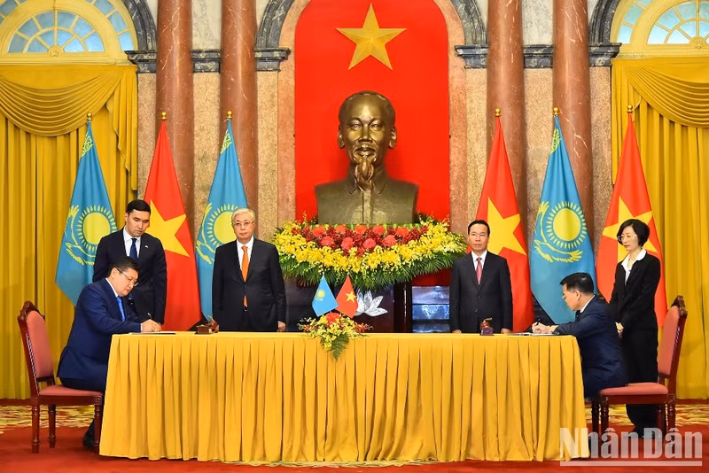 [Foto] Vietnam y Kazajstán cooperan en diversos campos ảnh 8