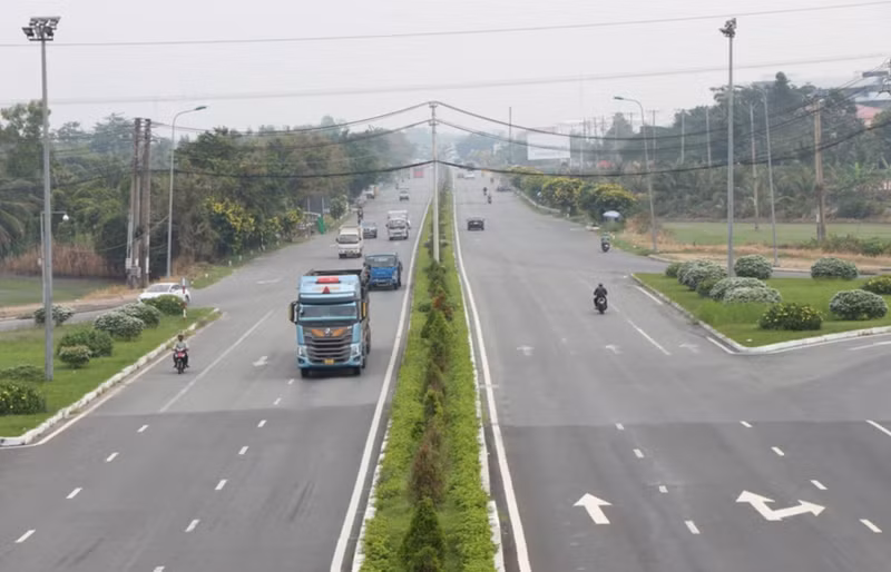 Un tramo de la carretera nacional 61C que une la ciudad de Can Tho con la provincia de Hau Giang. (Foto: VNA)