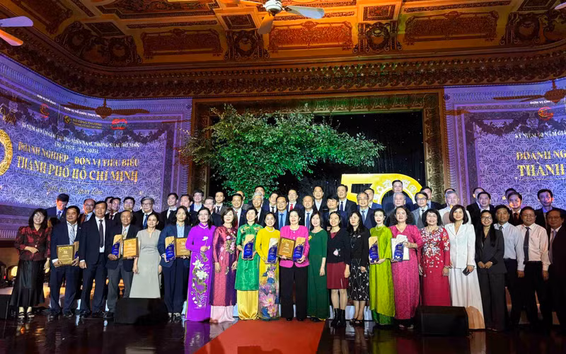 Participantes en el evento (Foto: thesaigontimes.vn)
