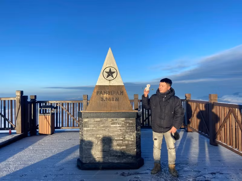 A fines de diciembre de 2022 cayeron fuertes nevadas que cubrieron al Fansipan.