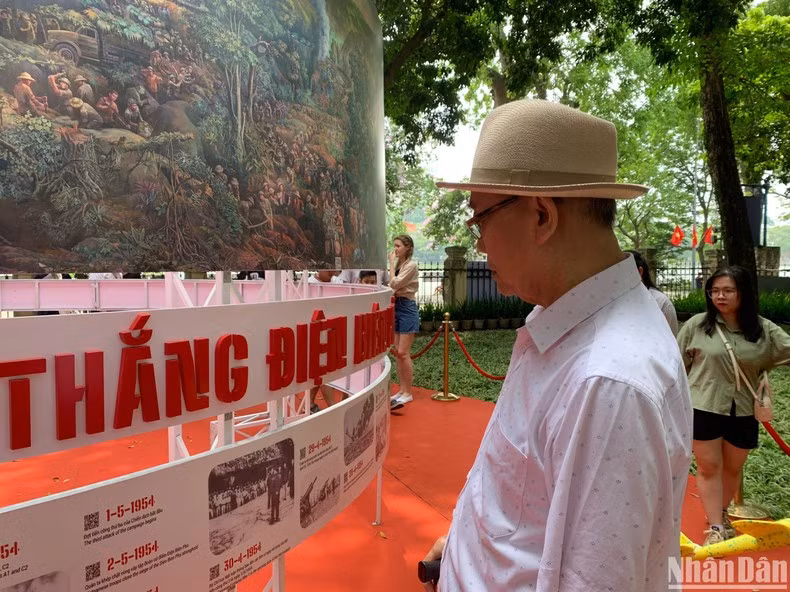 Según Tran Ngoc Quyen, que vive en el distrito capitalino de Ba Dinh, la exposición proporciona información muy breve pero completa sobre la histórica victoria de Dien Bien Phu.