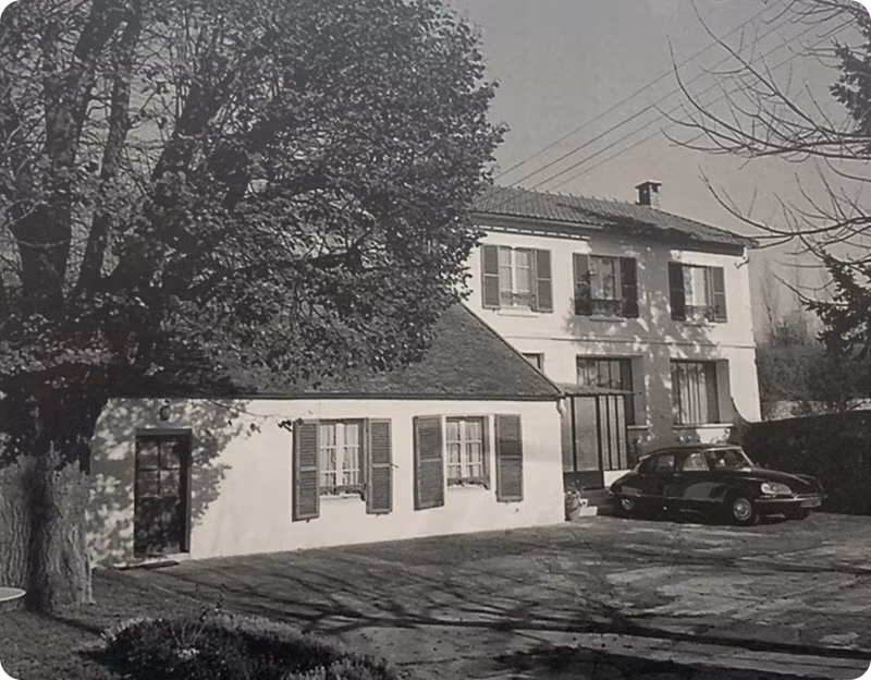 La villa Fernand Léger en la calle Gif-sur-Yvette fue el lugar de recepción del Comité Central del Partido Comunista Francés, donde se llevó a cabo la reunión a puerta cerrada entre las dos delegaciones vietnamita y estadounidense.