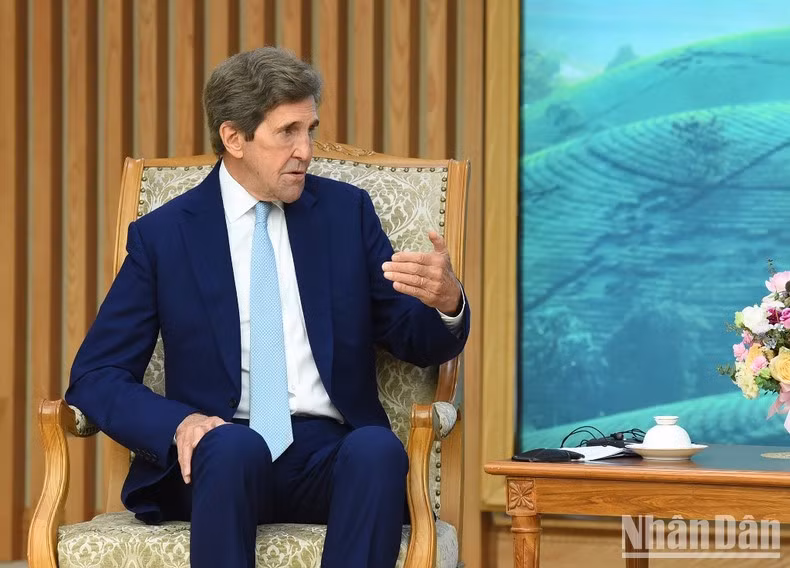 [Foto] Premier vietnamita recibe al enviado presidencial especial de EE.UU. para el Clima ảnh 6