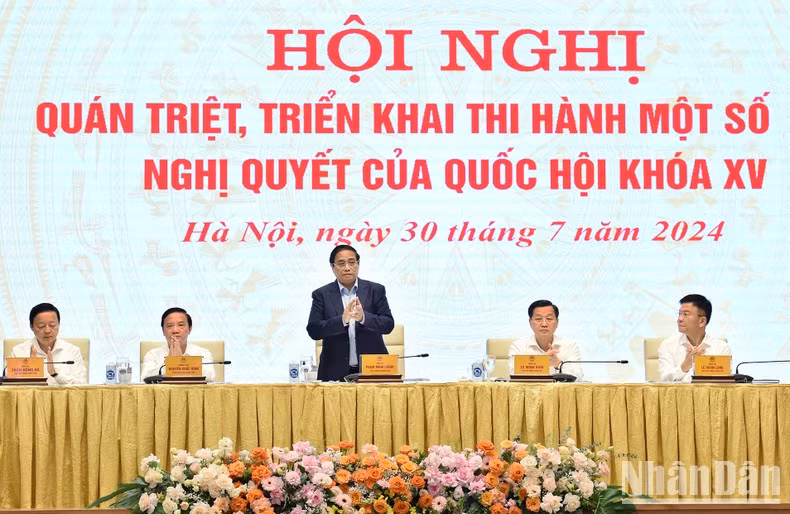 El primer ministro de Vietnam, Pham Minh Chinh, preside la conferencia.