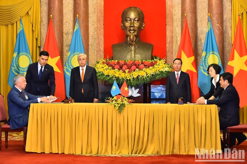 [Foto] Vietnam y Kazajstán cooperan en diversos campos ảnh 6