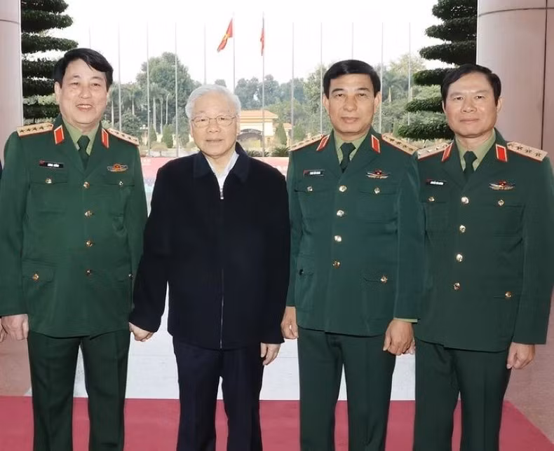 Phu Trong y dirigentes del Comisión Militar Central.
