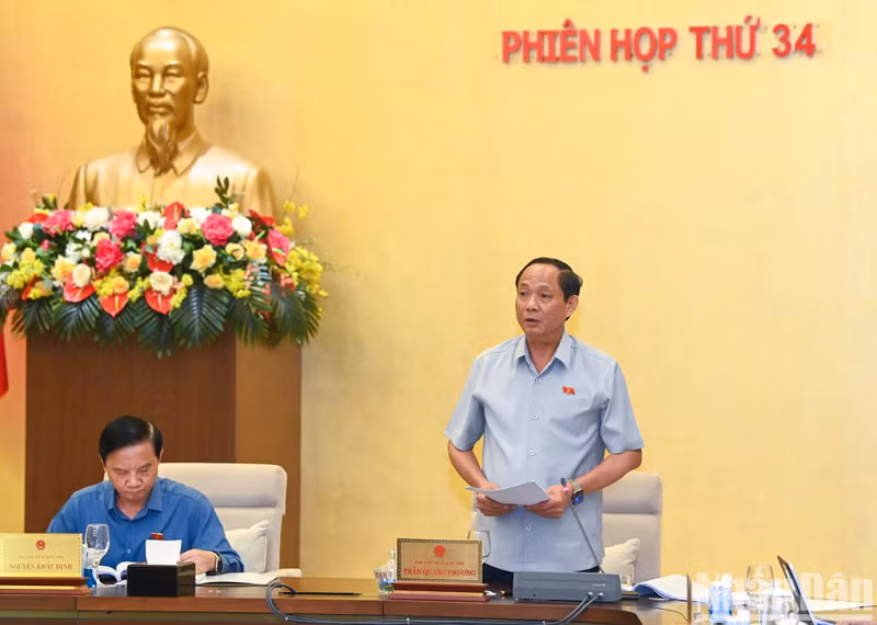 El vicepresidente de la Asamblea Nacional Tran Quang Phuong en el evento.