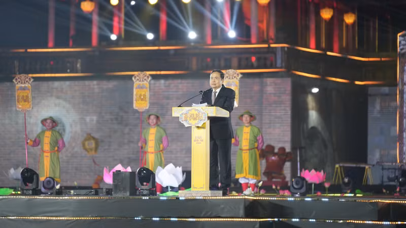 El presidente de la Asamblea Nacional de Vietnam, Tran Thanh Man, habla en el evento. (Foto: quochoi.vn)