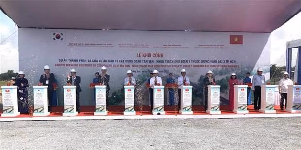 Inician construcción del tramo Tan Van-Nhon Trach de tercera circunvalación. (Fotografía: VNA)