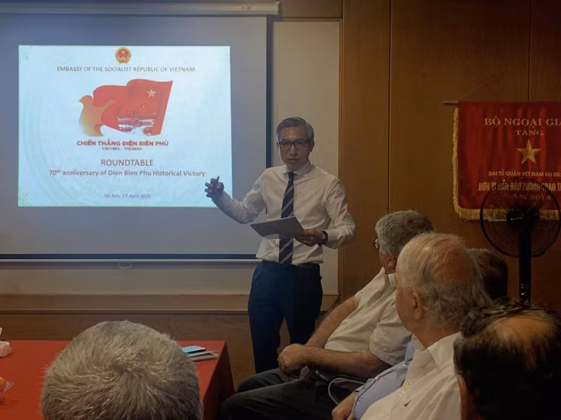 El embajador vietnamita en Israel, Ly Duc Trung, habla en la cita. (Foto: VNA)