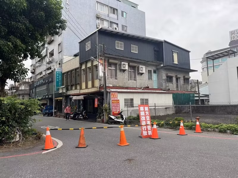 Una calle cerrada después del terremoto en Taiwán (China), el 5 de abril de 2024. (Foto: Xinhua/VNA)