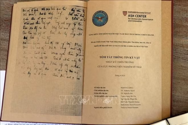 Estados Unidos devuelve una copia del diario del ex reportero de guerra Nghiem Si Thai. (Foto: VNA)