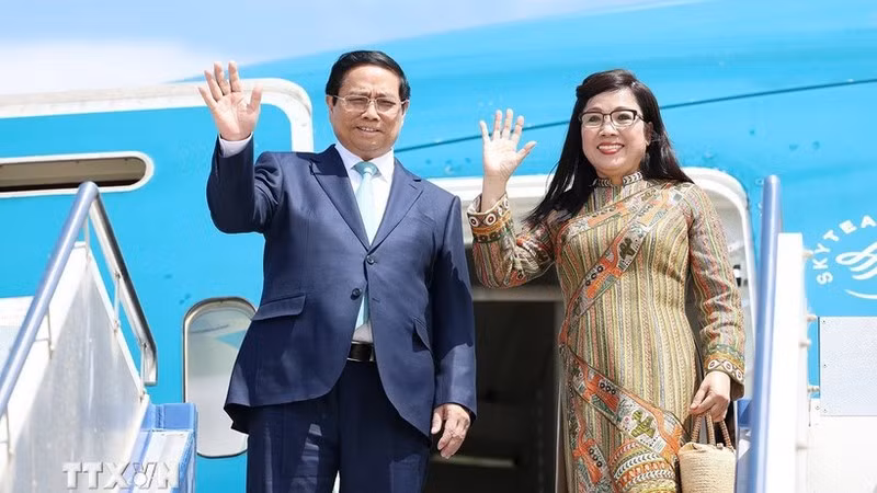 El primer ministro de Vietnam, Pham Minh Chinh, y su esposa. (Foto: VNA)