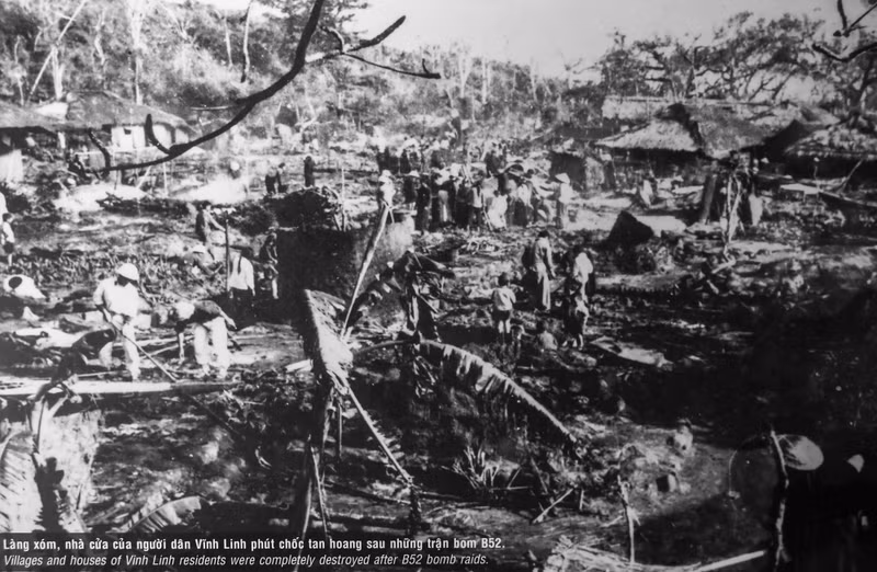 Durante los años de la guerra de resistencia contra Estados Unidos, se lanzó sobre esta tierra una enorme cantidad de bombas y metralla. Entre 1965 y 1972, el enemigo arrojó más de medio millón de toneladas de bombas y artefactos explosivos, una media de siete toneladas por habitante. (Foto de archivo) Durante los años de la guerra de resistencia contra Estados Unidos, se lanzó sobre esta tierra una enorme cantidad de bombas y metralla. Entre 1965 y 1972, el enemigo arrojó más de medio millón de toneladas de bombas y artefactos explosivos, una media de siete toneladas por habitante. (Foto de archivo)