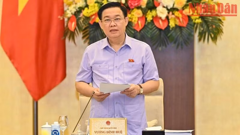 El titular del Legislativo, Vuong Dinh Hue, habla en el evento. El titular del Legislativo, Vuong Dinh Hue, habla en el evento.