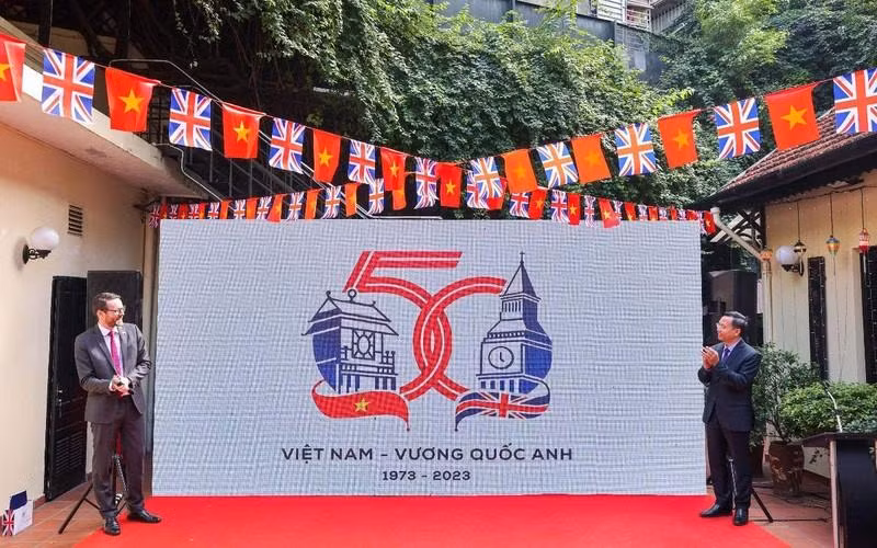 En el evento (Fotografía: Embajada de Reino Unido en Vietnam)
