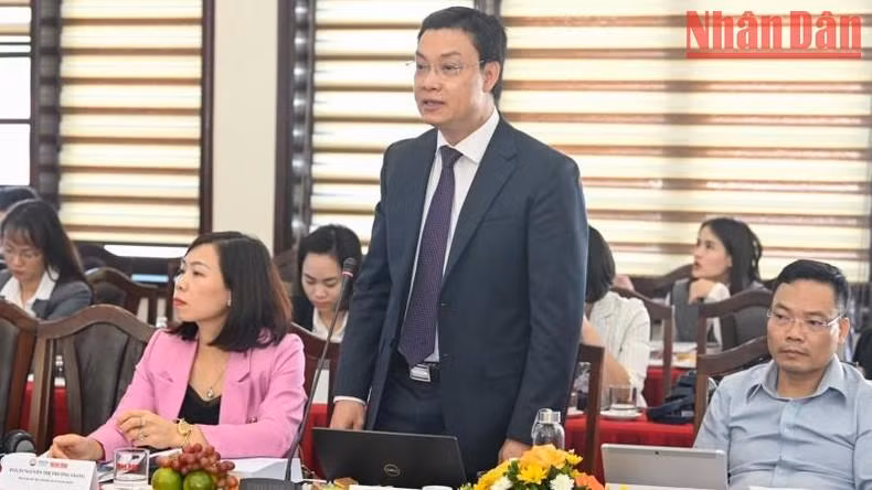 El director adjunto de la AJC Tran Thanh Giang expresa sus opiniones.