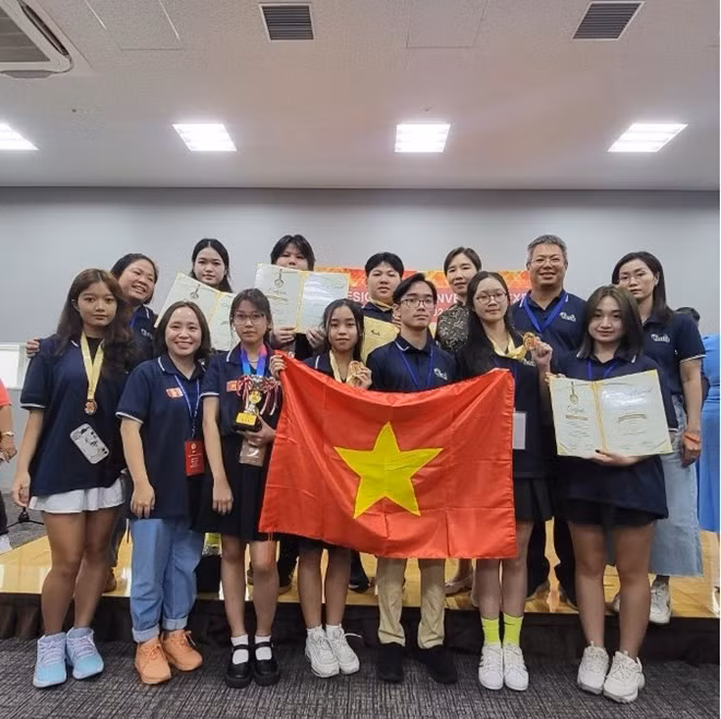 Representantes vietnamitas en la Exposición de Diseño, Ideas e Inventos de Japón 2024. (Foto: Internet)