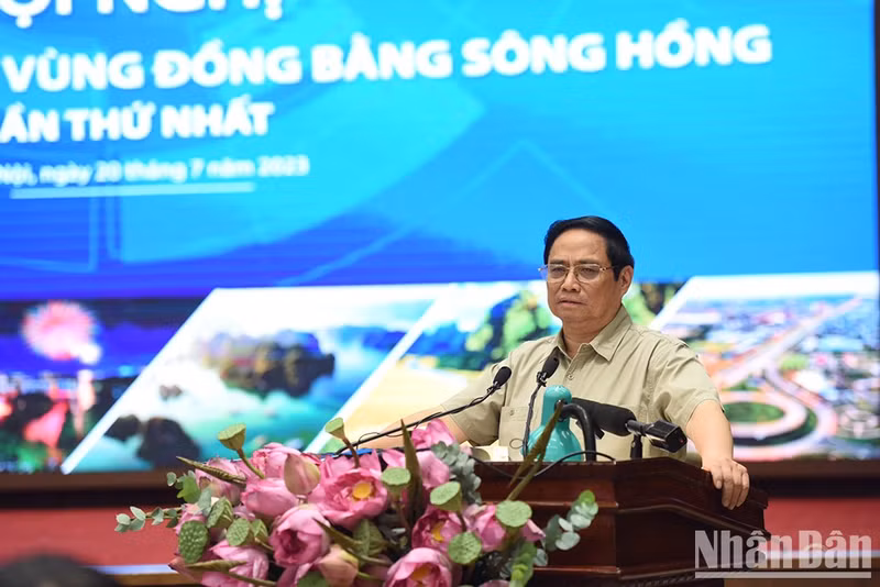 El primer ministro de Vietnam, Pham Minh Chinh, interviene en la cita.