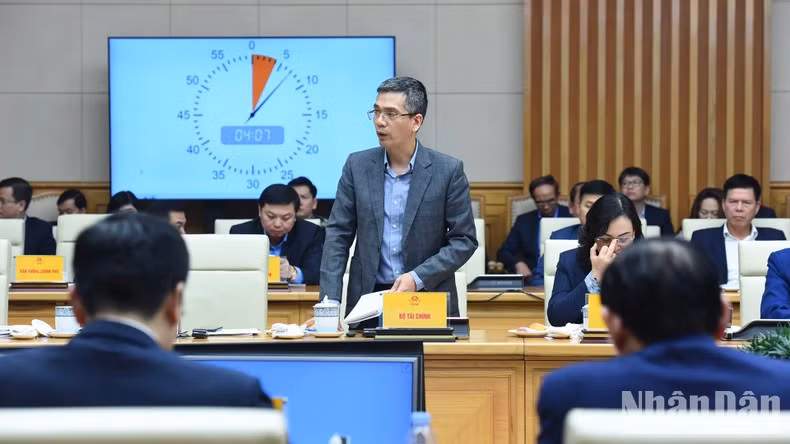 Habla representante del Ministerio de Finanzas.