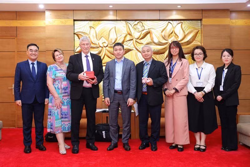 Participantes en el evento (Foto: thoidai.com.vn)