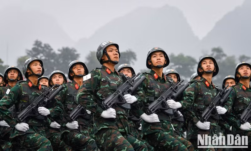 General indio valora papel del Ejército Popular de Vietnam en el desarrollo del país