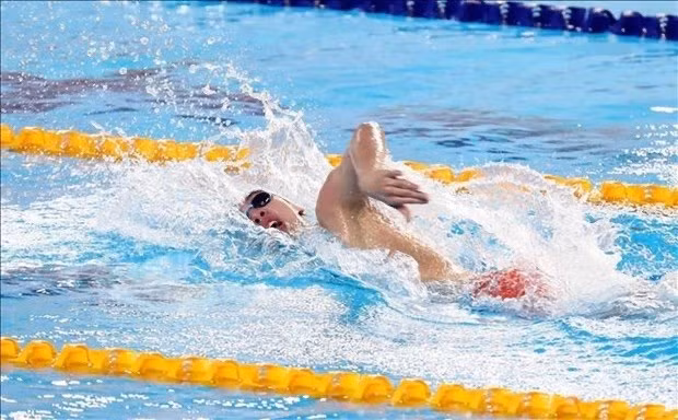 En los SEA Games 31, los nadadores vietnamitas ganaron 11 medallas de oro (Fotografía: VNA)