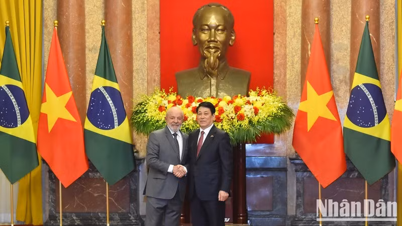 El presidente de Vietnam, Luong Cuong, y su homólogo brasileño, Lula da Silva. (Foto: Nhan Dan)