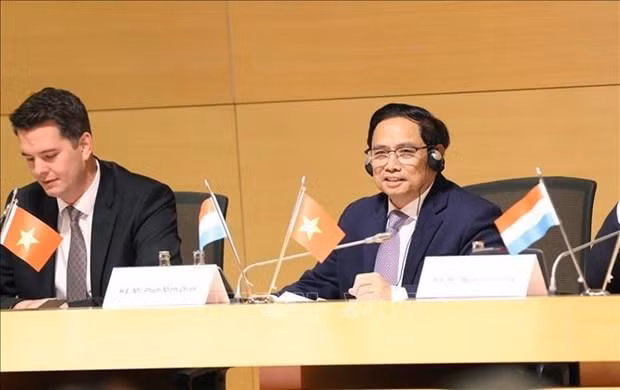 El primer ministro de Vietnam, Pham Minh Chinh, interviene en el Foro Empresarial. (Fotografía: VNA)