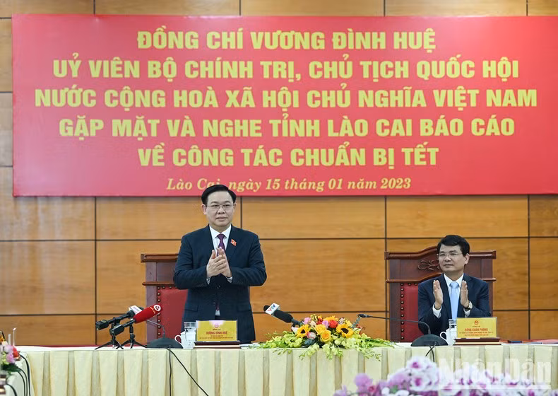 El presidente de la Asamblea Nacional, Vuong Dinh Hue, en el evento (Fotografía: Nhan Dan)