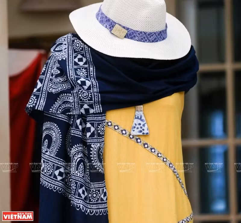 Los productos de Future Traditions cuentan con muchos colores y materiales con diferentes texturas y tienen una alta aplicabilidad en la vida. (Foto: VNA)
