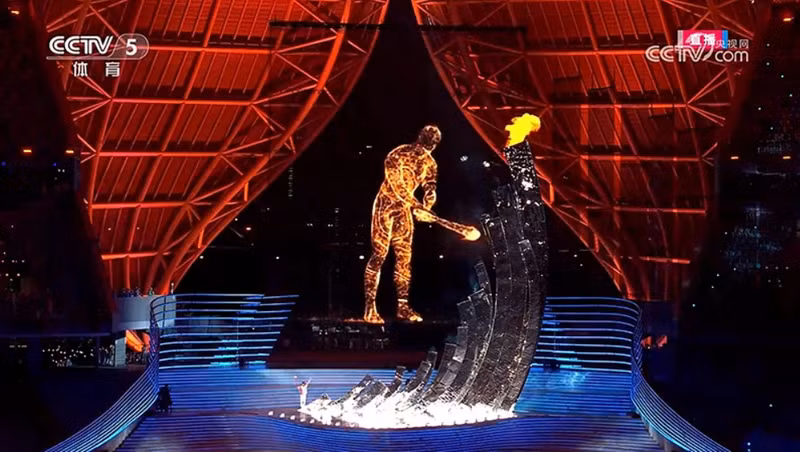 La ceremonia de encendido de al antorcha de ASIAD 19.