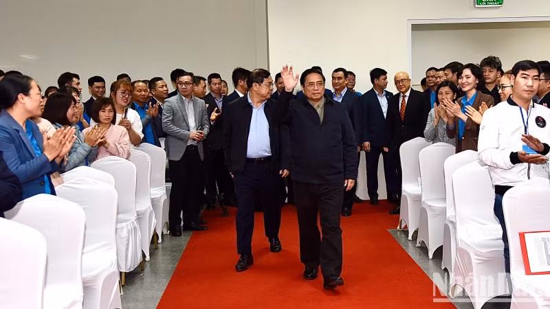 El primer ministro vietnamita, Pham Minh Chinh, en el programa.
