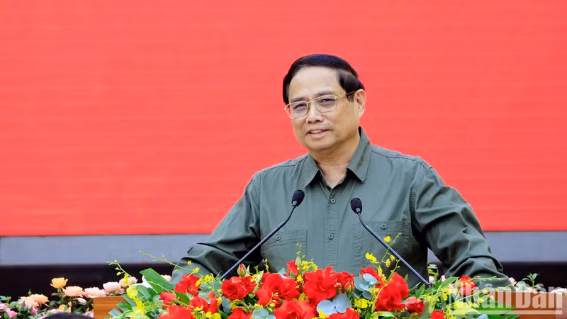 Minh Chinh interviene en la cita.