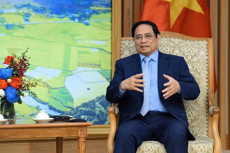 Minh Chinh habla en la cita.