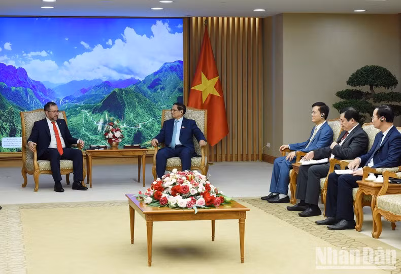 Delegados vietnamitas en la reunión.