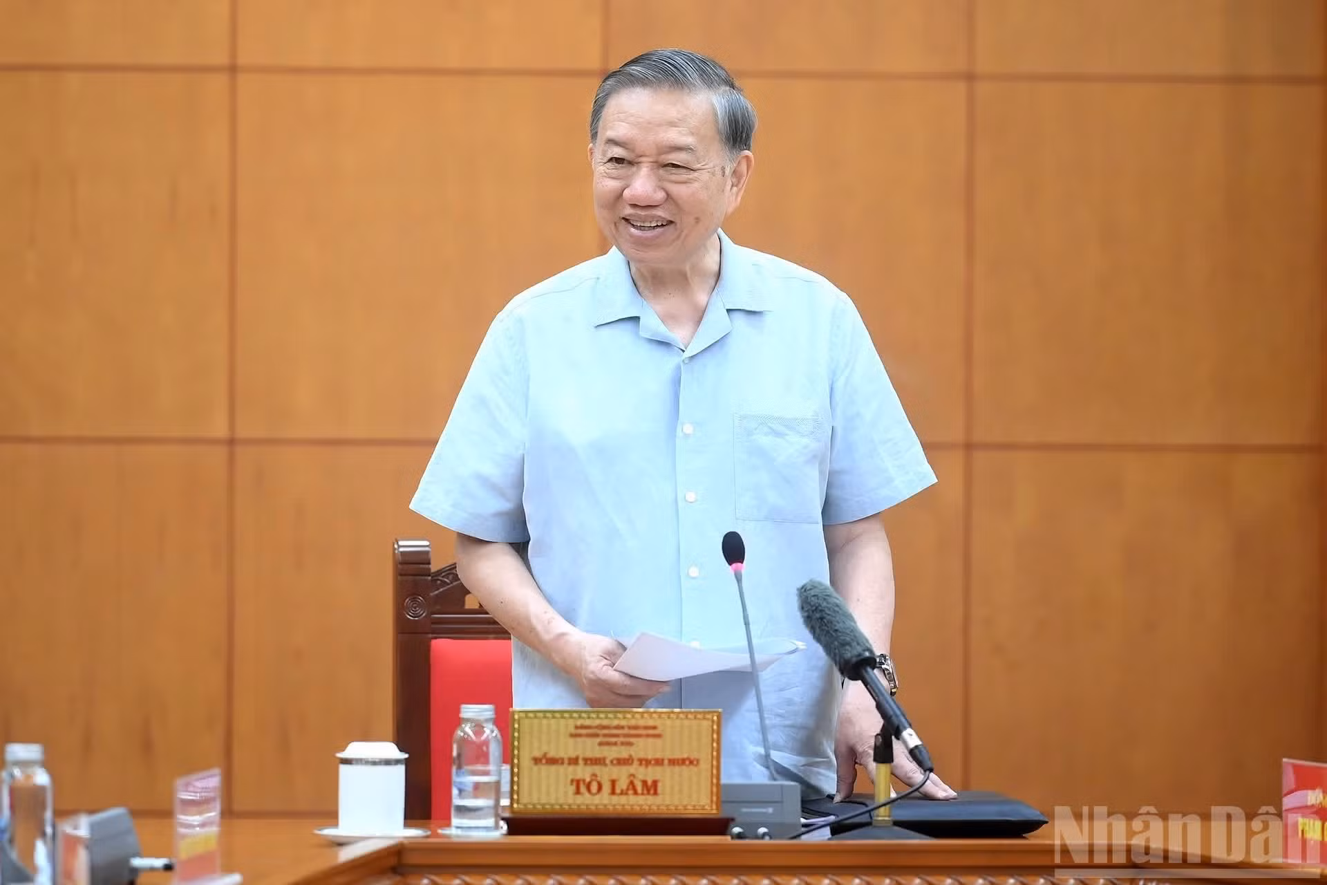 El secretario general del Partido Comunista y presidente de Vietnam, To Lam, concluye la reunión.