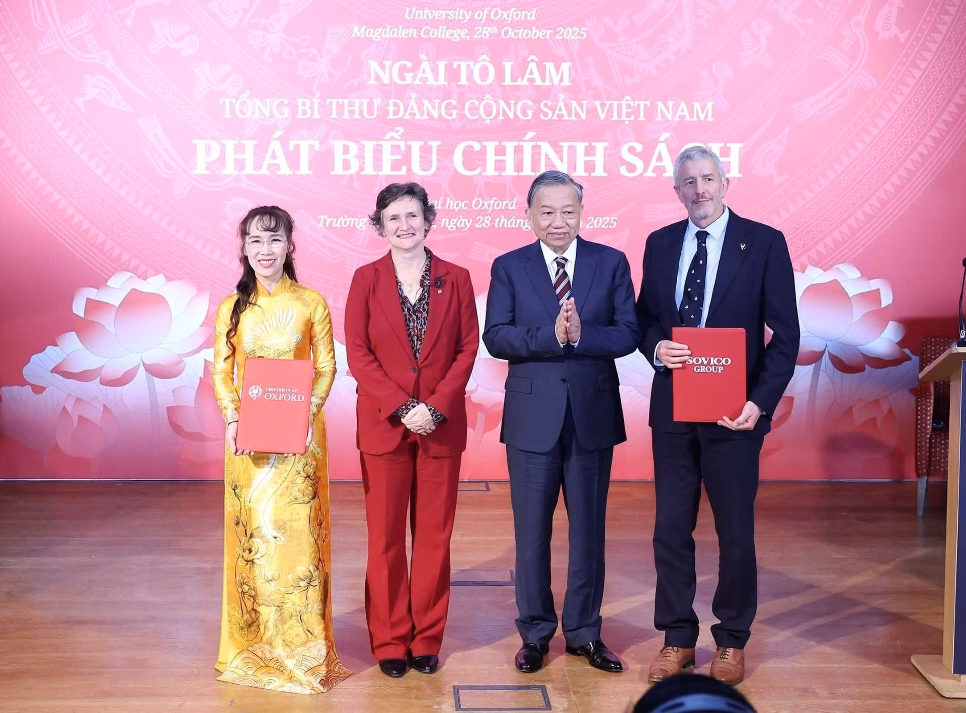 El secretario general del Partido Comunista de Vietnam, To Lam, presencia el lanzamiento del Fondo de Becas Oxford Pioneer, una iniciativa conjunta entre el Grupo Sovico y la Universidad de Oxford.