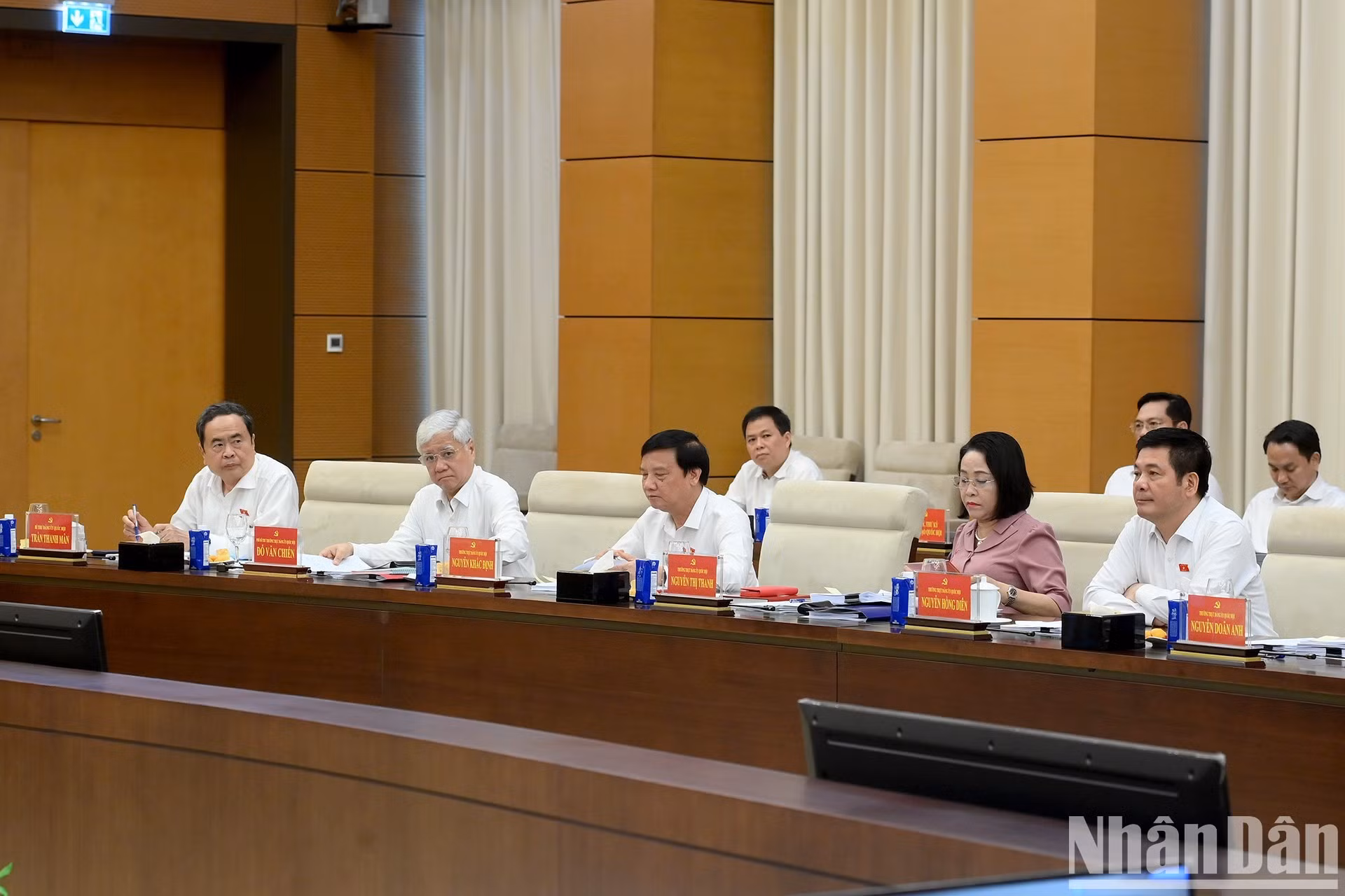 Dirigentes de la Asamblea Nacional de Vietnam.