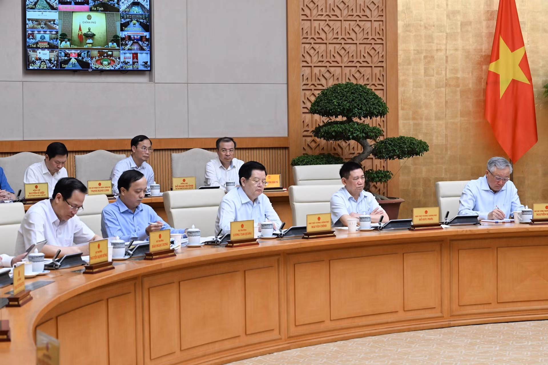 Miembros del Gobierno vietnamita.