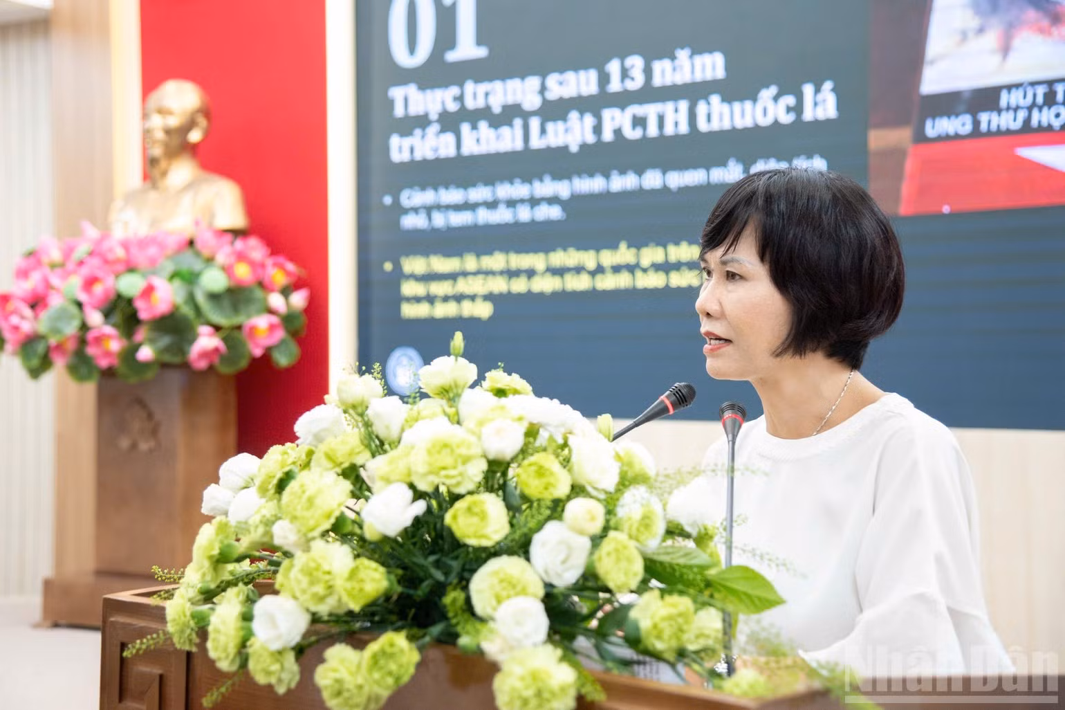 Le Thi Thanh Huong, vicerrectora de la Universidad de Salud Pública, en su intervención.
