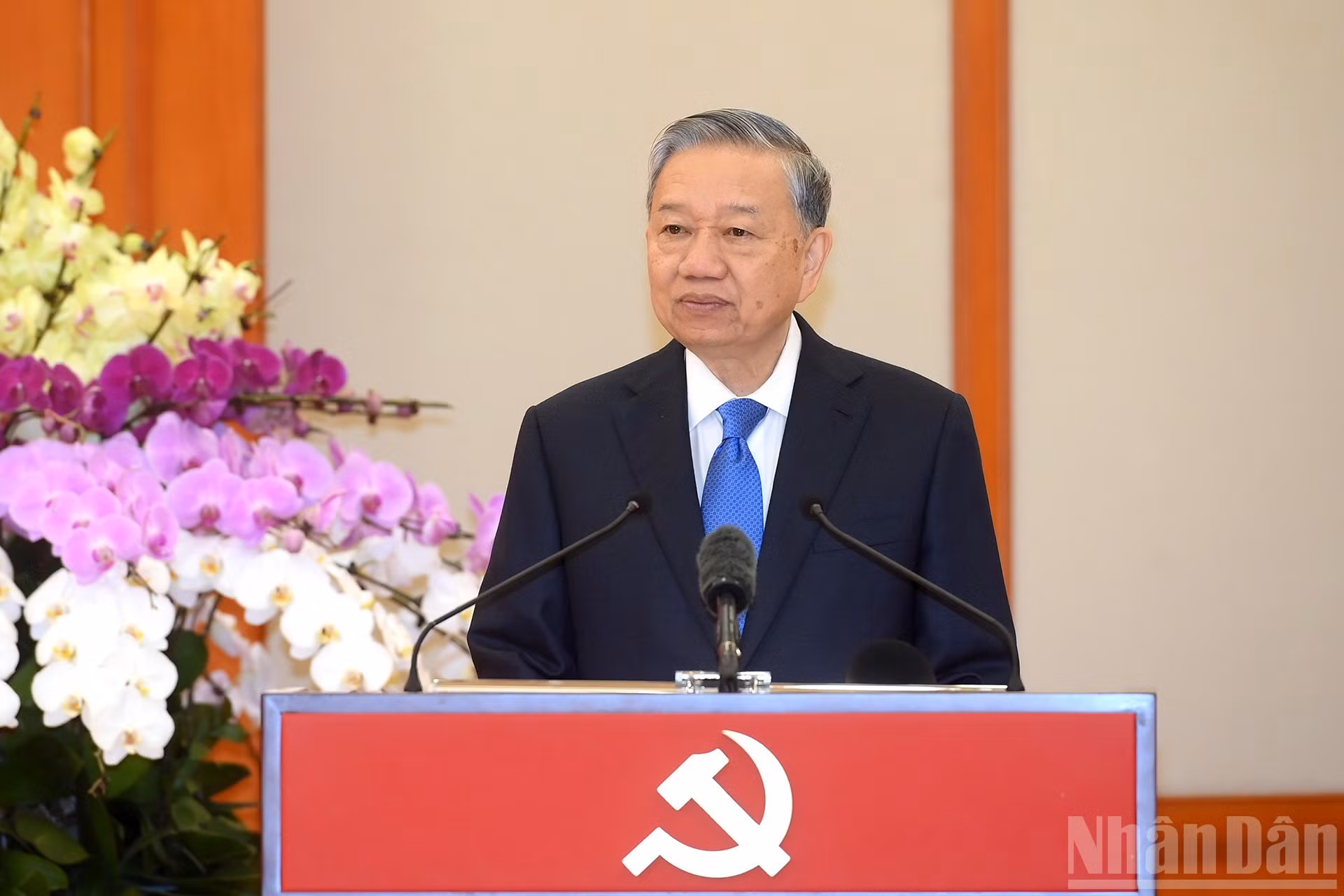 El secretario general del Partido Comunista de Vietnam, To Lam, interviene en el acto.
